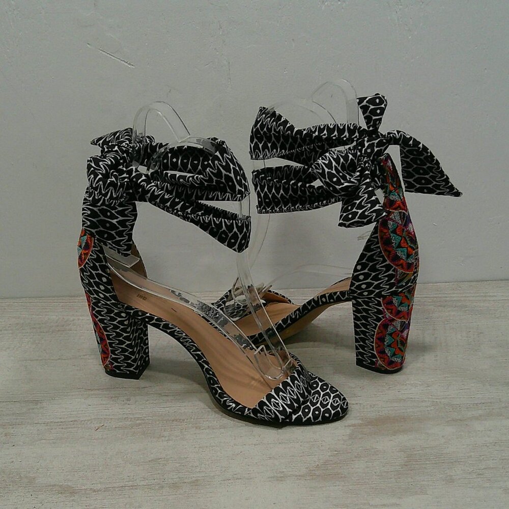 Sexy Trina Turk INC Bohemian Kanata Ankle Wrap Embroidered Chunky Heels Size 7.5